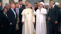 Pope Francis prays in Istanbul's Blue Mosque