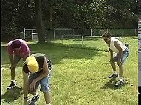 Il se prend le ballon en pleine tête