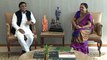 Uttar Pradesh CM Akhilesh Yadav meets Gujarat CM Anandiben Patel in Gandhinagar
