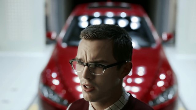 Jaguar : Test de température par Nicholas Hoult