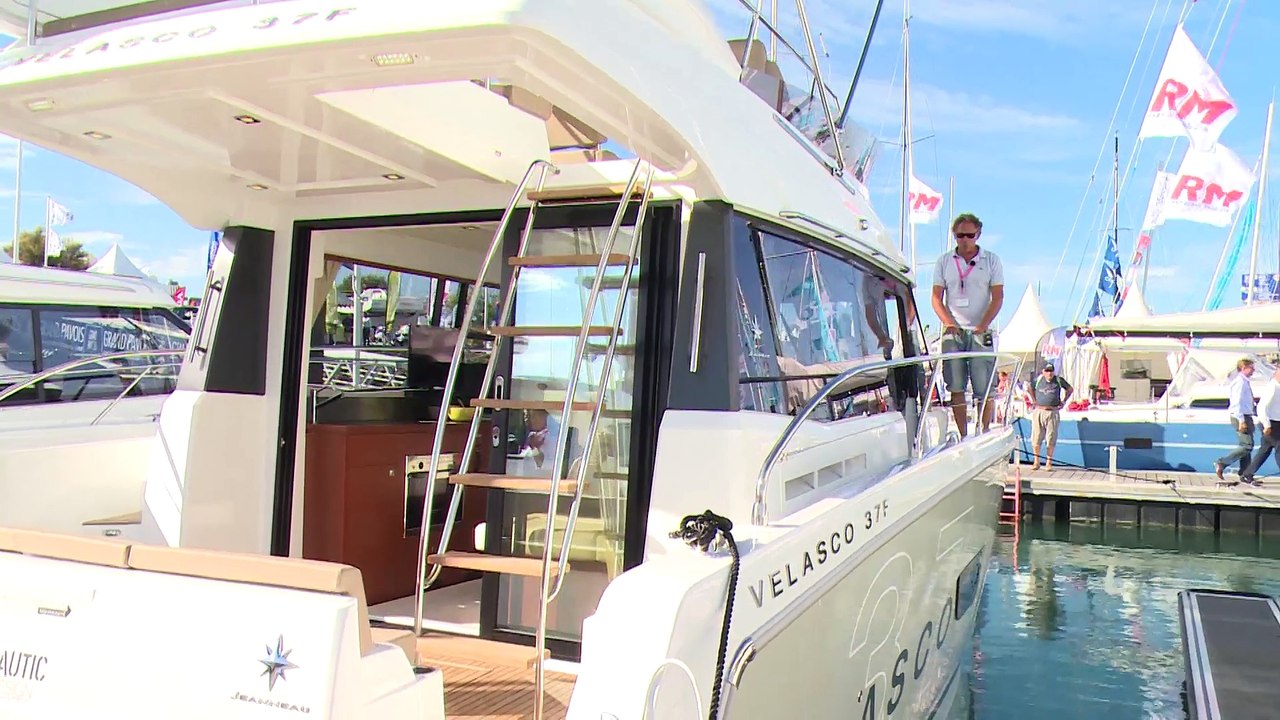 18/09/2014 - Présentation de la Velasco 37 F du chantier Jeanneau