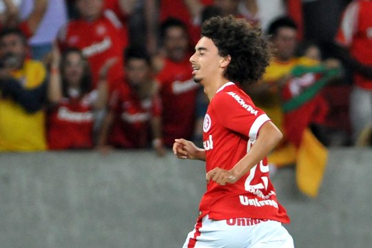Justo ele! Valdívia, do Inter, faz golaço contra o Palmeiras