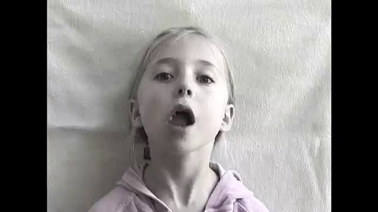 Pai registra em vídeo crescimento de filha por 14 anos  -