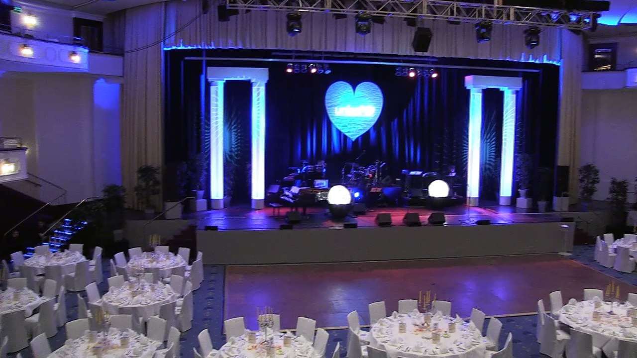 Kieu Trang singt für UNICEF Gala 2014 in Köln