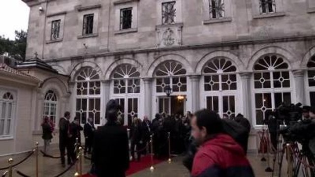 Papa Franciscus Ayinde - Detaylar (2)