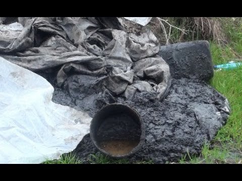 Gricignano (CE) - Rifiuti speciali sversati in via Larga (29.11.14)