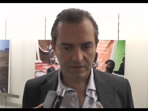 Napoli - De Magistris: ''Renzi è inaffidabile ed antidemocratico'' (29.11.14)