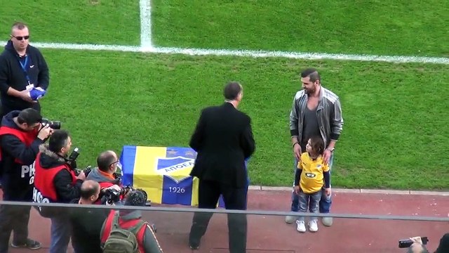 Τιμές στον Μάριο Ηλία (2)