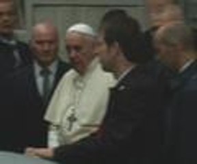 Papa mülteci gençlerle buluştu