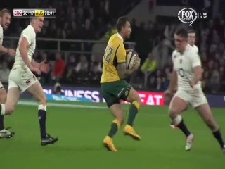 Le choc tête contre tête entre Brad Barritt et Quade Cooper