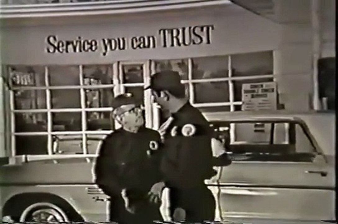 VINTAGE 1960's DON ADAMS GET SMART FAME TEXACO COMMERCIAL WITH A CHIMP