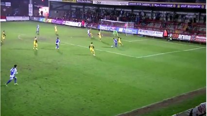 le but splendide de Sean Geddes sur coup du foulard