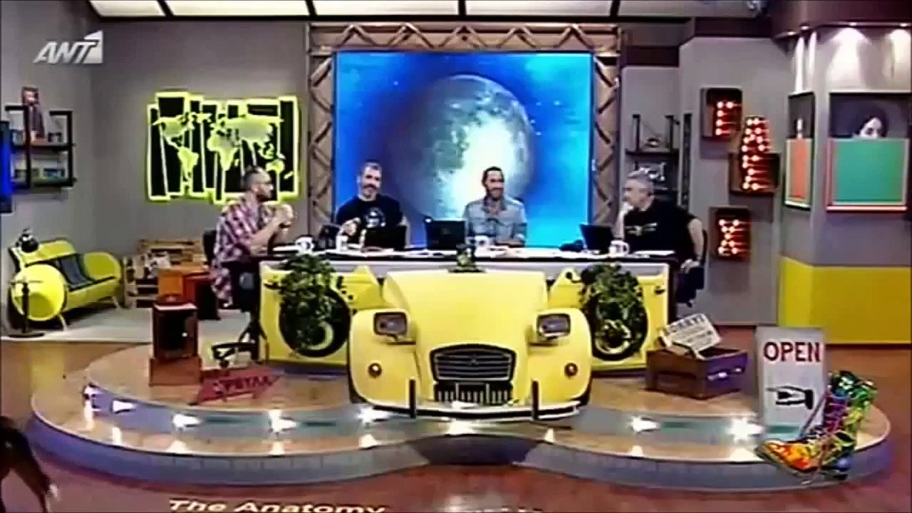 Οι Ράδιο Αρβύλα η Ελένη Μενεγάκη και το κοτόπουλο τούμπανο