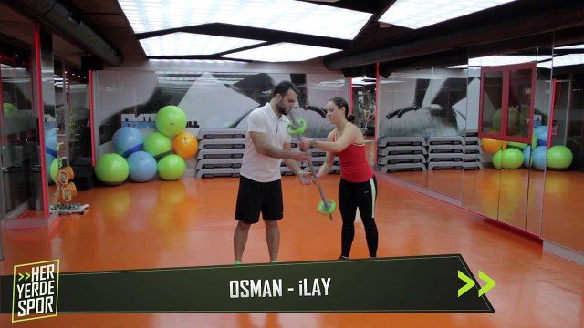 Kol Kaslarını Çalıştırmak için Barbell Biceps Curl - Her Yerde Spor