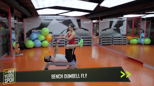 Göğüs Kaslarını Çalıştırmak için Bench Dumbell Fly - Her Yerde Spor