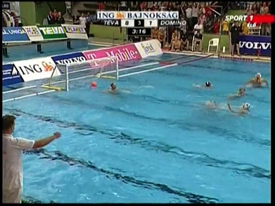Denes Varga Back Hand Goal 5 meters water polo