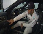Mercedes crée deux SL63 AMG spéciales pour remercier Lewis Hamilton et Nico Rosberg