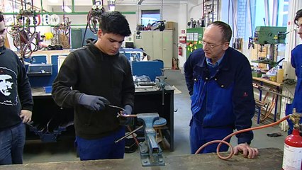 Training center puts migrant youth on track | Journal