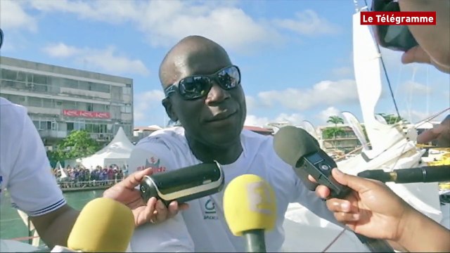 Route du Rhum. L'arrivée de Philippe Fiston sur Ville de Sainte-Anne-Guadeloupe