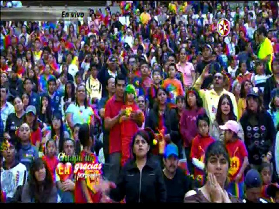 Con homenaje póstumo despiden a "Chespirito"