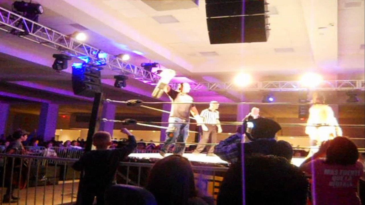 WrestleCade 2014 - Matt Hardy vs. Drew Galloway Footage