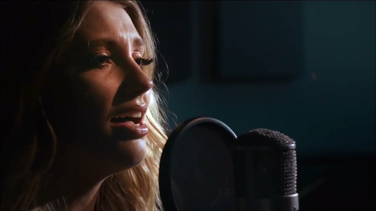 Ella Henderson - Yours (RAK Studio Sessions)
