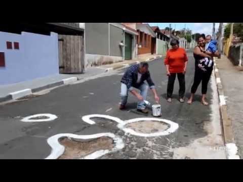 Mutirão em Sousas demarca 150 buracos nas ruas