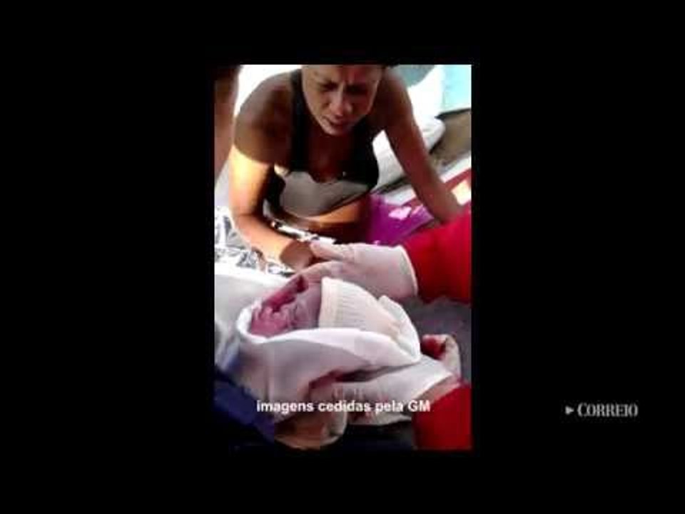 Bebê nasce na rua com ajuda de GMs