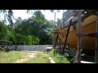 Caravela, um cartão-postal em ruínas