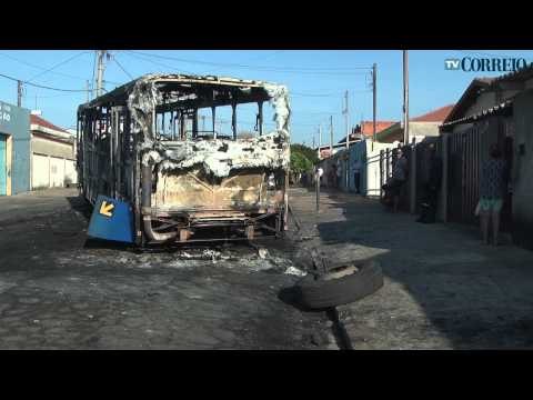 Ônibus é queimado e três são apedrejados em Campinas