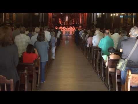 Fiéis lotam Catedral para despedida do cônego Menegazzi