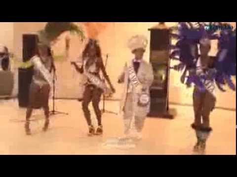 Rei Momo recebe as chaves da cidade