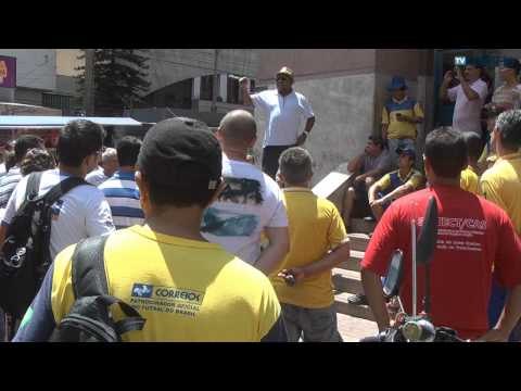 Funcionários dos Correios decidem manter greve