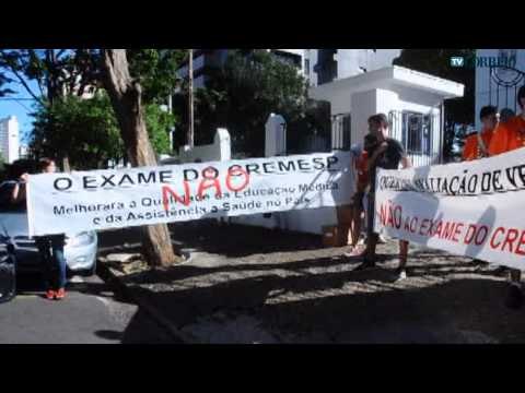 Estudantes de medicina protestam contra prova