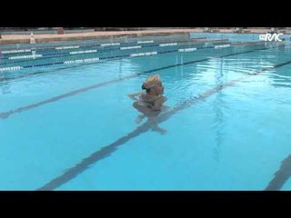 Mulher não afunda na água