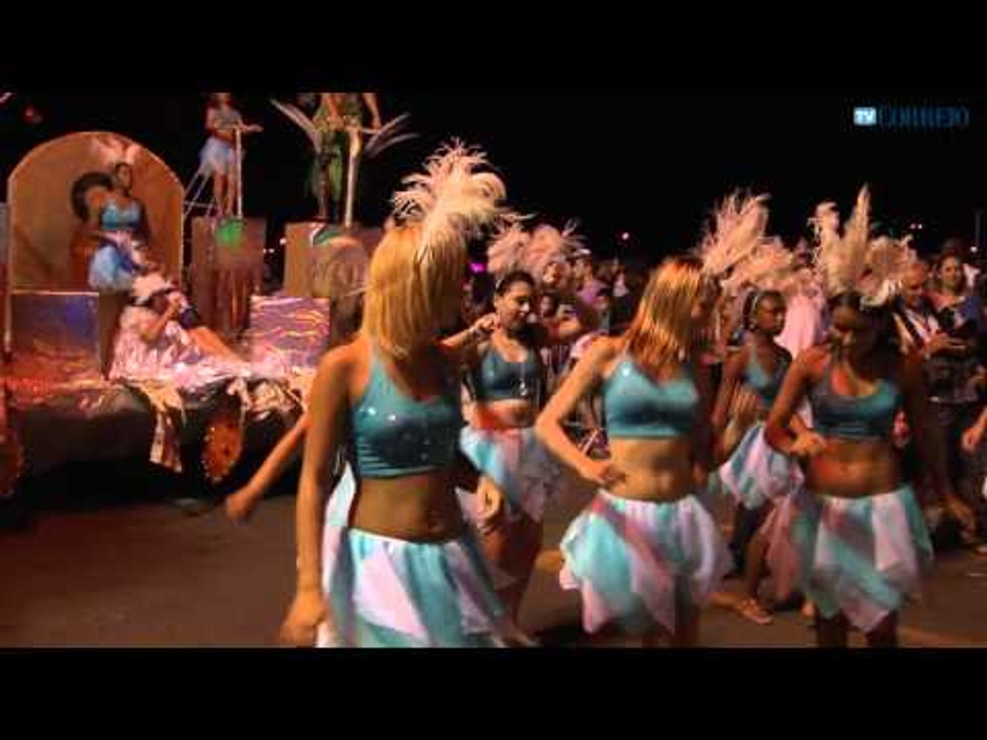 Desfile de Carnaval na Arautos da Paz