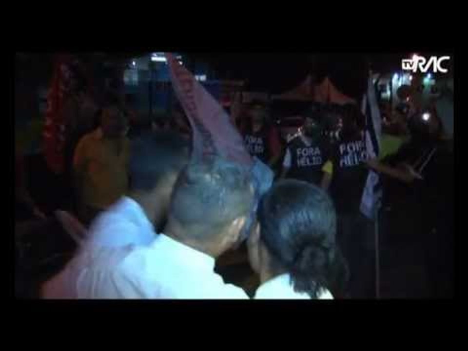 Tumulto marca sessão