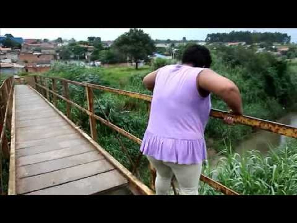 Ponte caída prejudica moradores