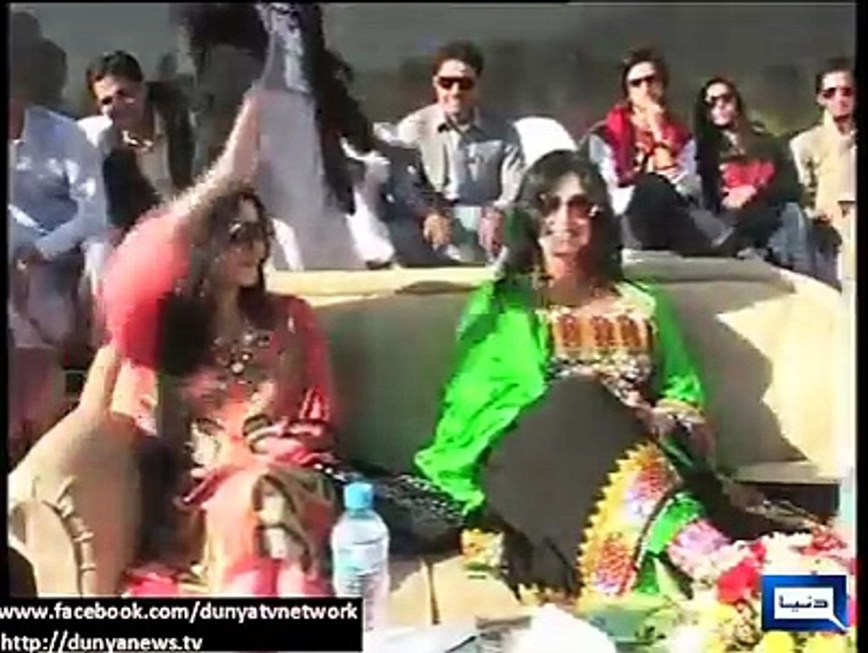 crazy oldman loves Naghma.very very very funny..