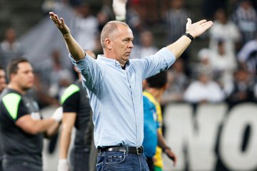 Mano dispara contra arbitragem: 'Quem entende de futebol, não marcaria'