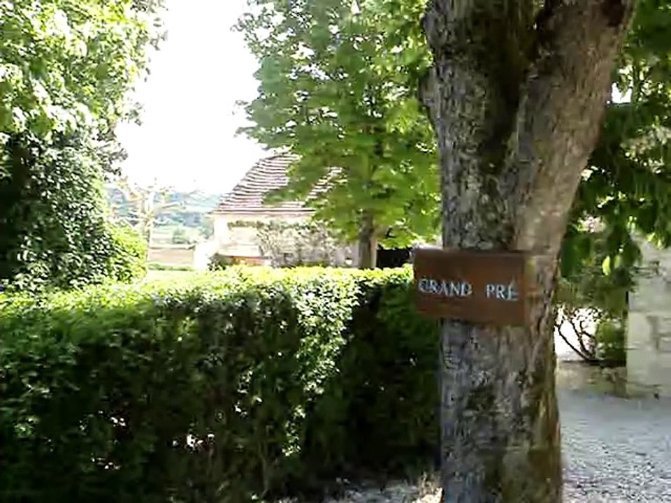 GITES GRAND PRE AVEC PISCINE A ROQUECOR - REGION MIDI PYRENEES