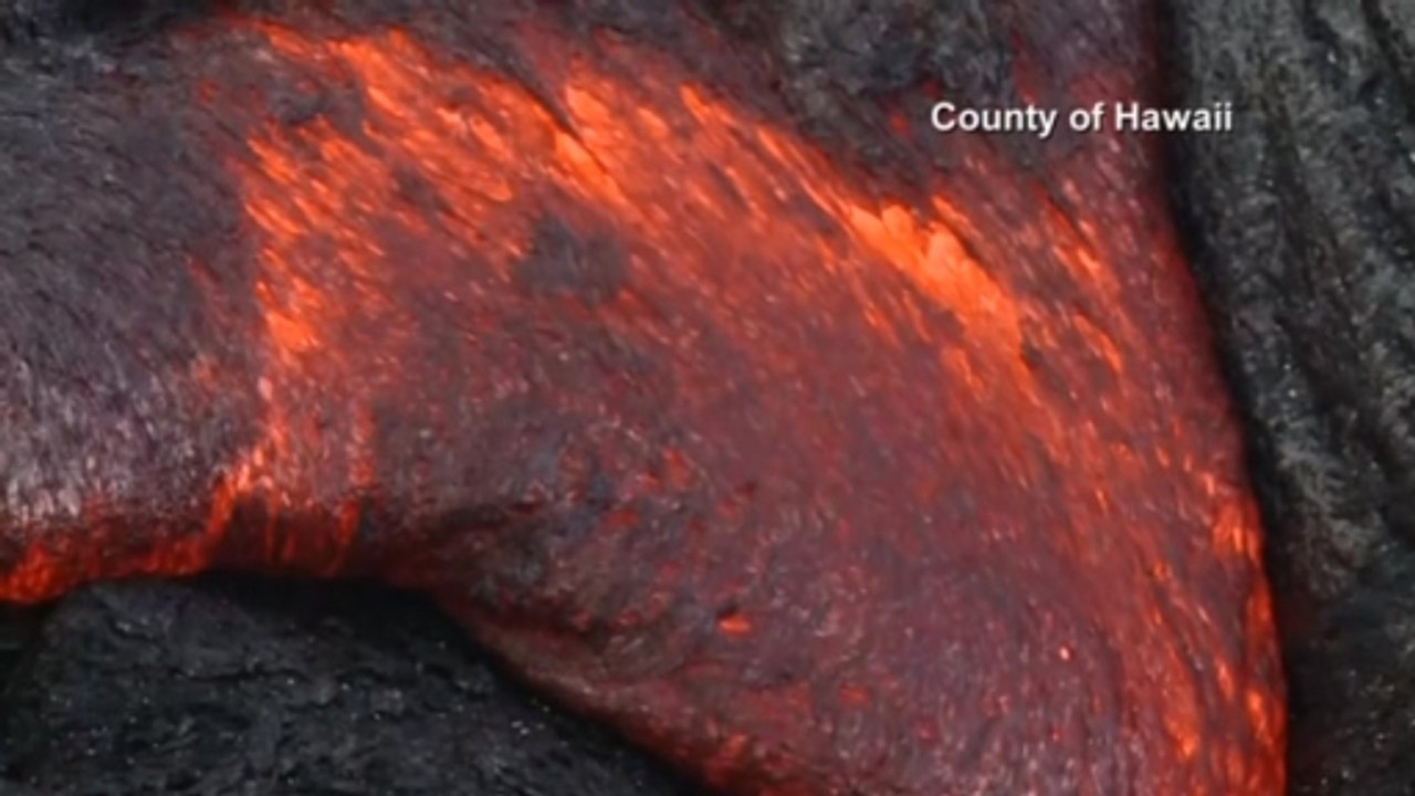 Lava flows toward residential community on Hawaii's Big Island