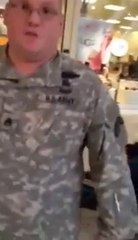 Télécharger la video: Veteran Confronts Man Wearing A ‘Fake’ Army Ranger Uniform At The Mall