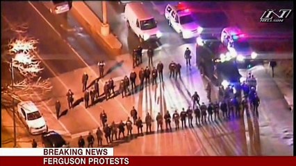 Protest New York, Ferguson 12 buildin set on fire 80 people arrested!