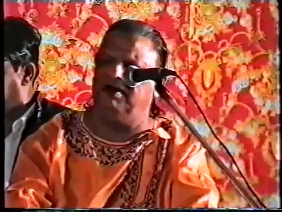 Chap Tilak Sab Cheen Li Re - Kalam Hazrat Amir Khusro (R.A) - Aziz Mian Qawwal