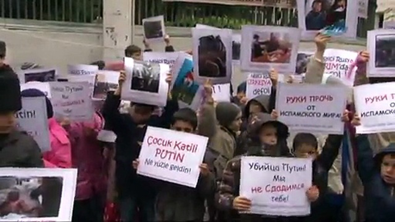 Mülteci çocuklardan Putin eylemi