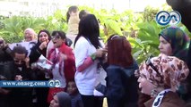 بالفيديو.. أنصار مبارك يحتفلون أمام المعادى العسكري عقب براءته: «ارفع رأسك فوق انت حسنى»