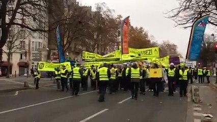 Les petits patrons vosgiens dans la rue à Paris