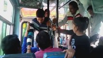 Dans un bus, deux Indiennes se battent contre leurs agresseurs sexuels