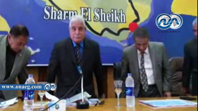 محافظ جنوب سيناء يكرم أول فتاة بدوية تلتحق بكلية الأقتصاد والعلوم السياسية‎